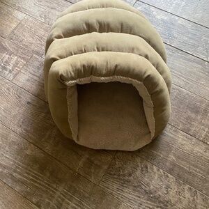 Pet Sleep Zone Cuddle  Cave Tan 22 inch Plush Faux Suede Pet Bed